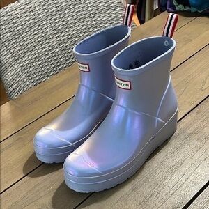 Hunter Women's Shimmering Purple Ankle Boots